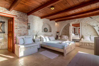 Luxury Villa Photo #15