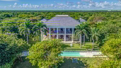 Luxury Villa Photo #2