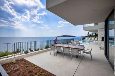 Luxury Villa Photo #7
