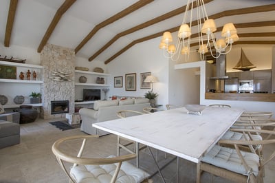 Luxury Villa Photo #23