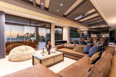 Luxury Villa Photo #23