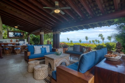 Luxury Villa Photo #10