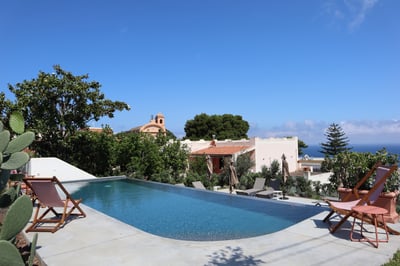 Luxury Villa Photo #2
