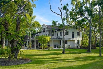Luxury Villa Photo #7