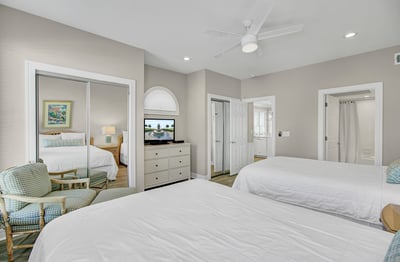 Luxury Villa Photo #22