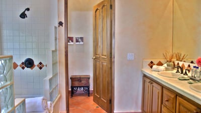 Luxury Villa Photo #42