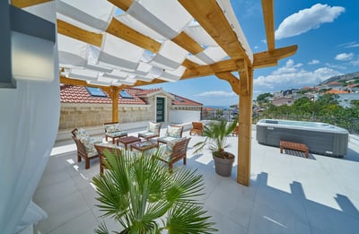 Luxury Villa Photo #7
