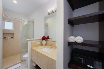 Luxury Villa Photo #44