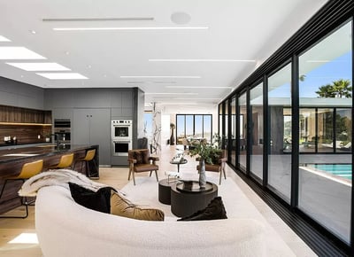 Luxury Villa Photo #13
