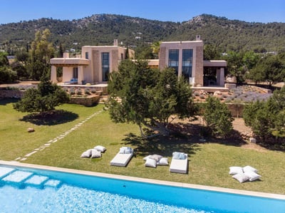 Luxury Villa Photo #4