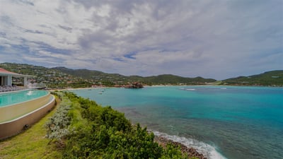 Luxury Villa Photo #7