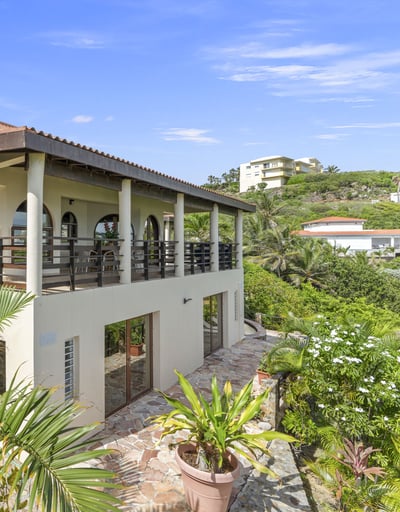 Luxury Villa Photo #5