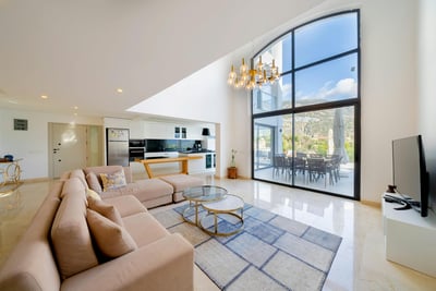 Luxury Villa Photo #17