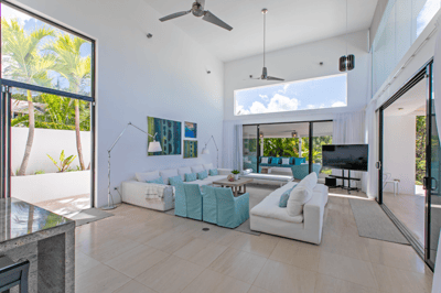 Luxury Villa Photo #18