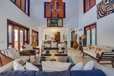Luxury Villa Photo #17