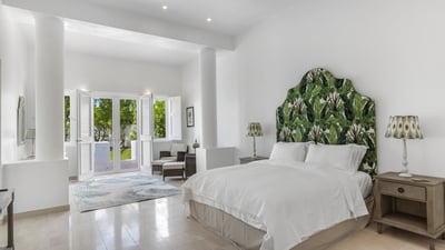 Luxury Villa Photo #36