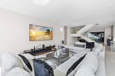 Luxury Villa Photo #14