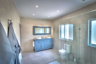 Luxury Villa Photo #32