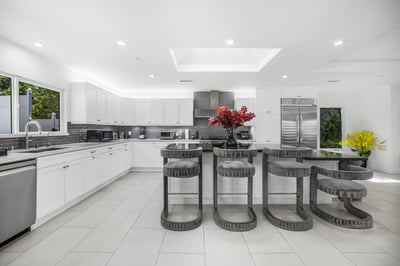 Luxury Villa Photo #17