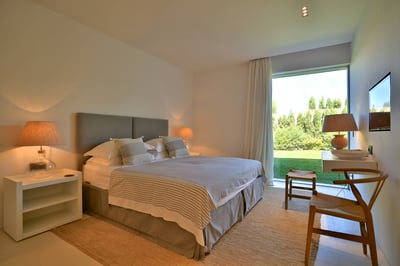 Luxury Villa Photo #25