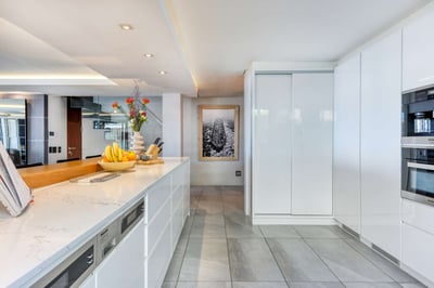 Luxury Villa Photo #14