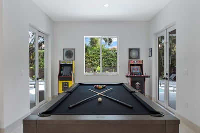 Luxury Villa Photo #26