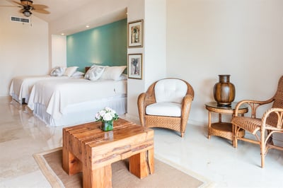 Luxury Villa Photo #46