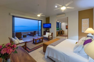 Luxury Villa Photo #36
