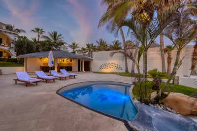 Luxury Villa Photo #7