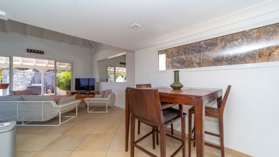 Luxury Villa Photo #19