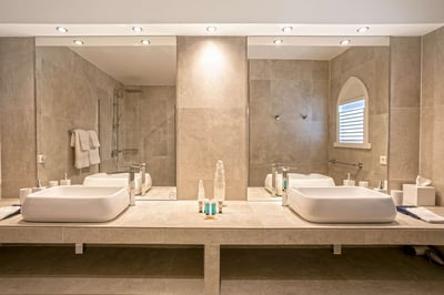 Luxury Villa Photo #37