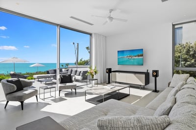 Luxury Villa Photo #16