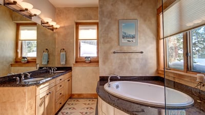 King suite on mid level ensuite