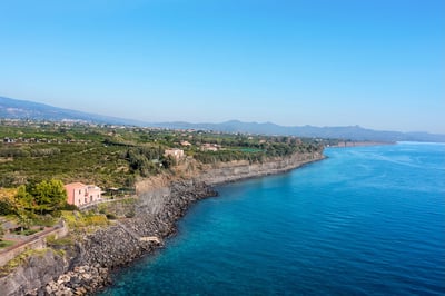 Luxury Villa Photo #4