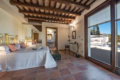 Luxury Villa Photo #35