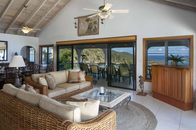 Luxury Villa Photo #13