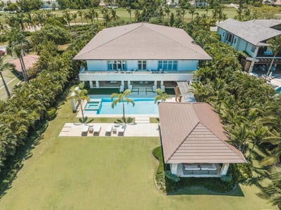 Luxury Villa Photo #3