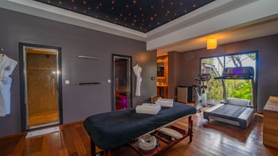 Luxury Villa Photo #87