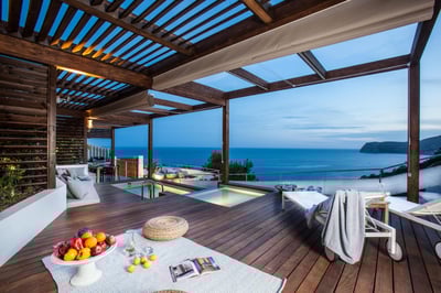 Luxury Villa Photo #3