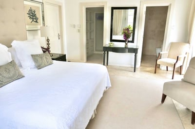 Luxury Villa Photo #10