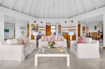 Luxury Villa Photo #6