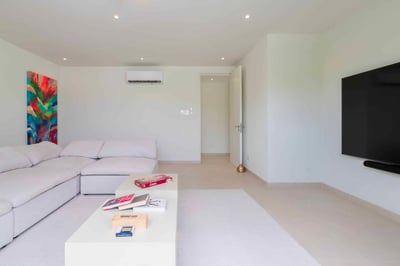 Luxury Villa Photo #25