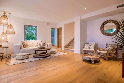 Luxury Villa Photo #18