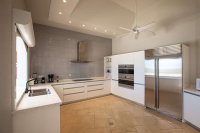 Luxury Villa Photo #15