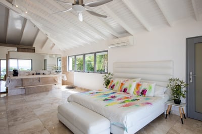 Luxury Villa Photo #27