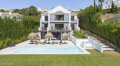 Luxury Villa Photo #3