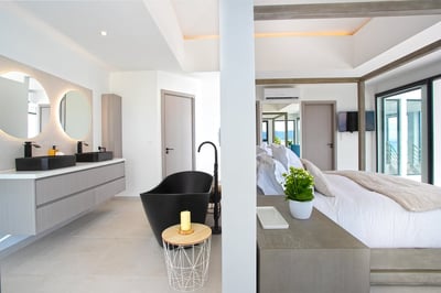 Luxury Villa Photo #23