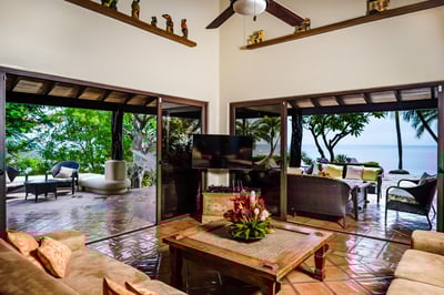 Luxury Villa Photo #8