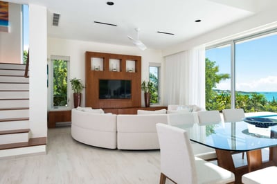 Luxury Villa Photo #13