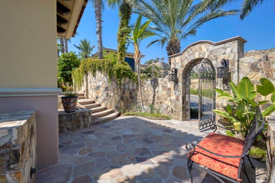Luxury Villa Photo #27